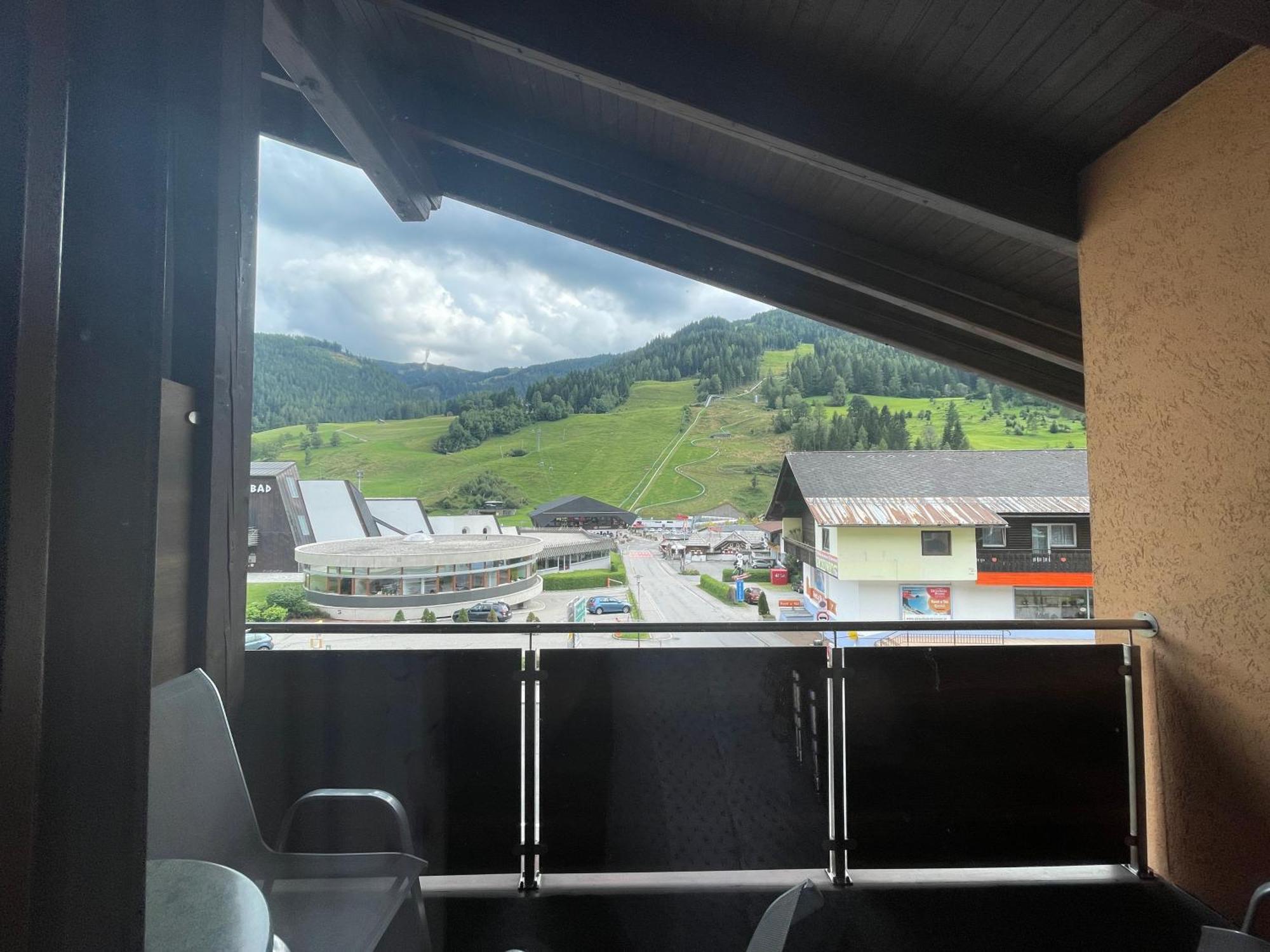Restaurant-Pension Dorfwirt 巴德小基希海姆 外观 照片