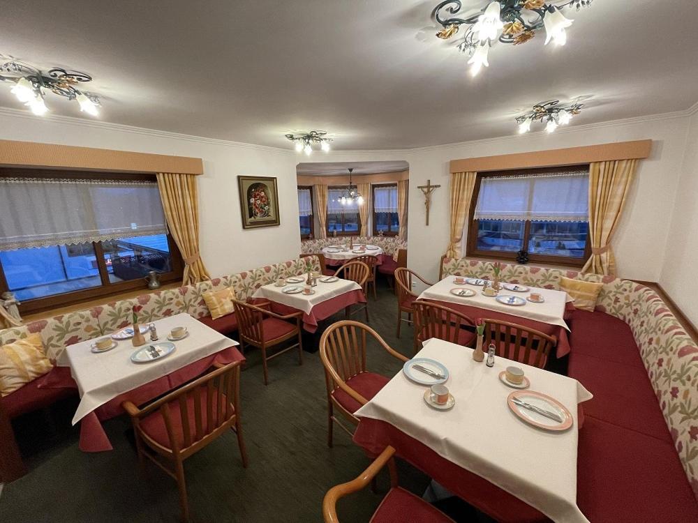 Restaurant-Pension Dorfwirt 巴德小基希海姆 外观 照片