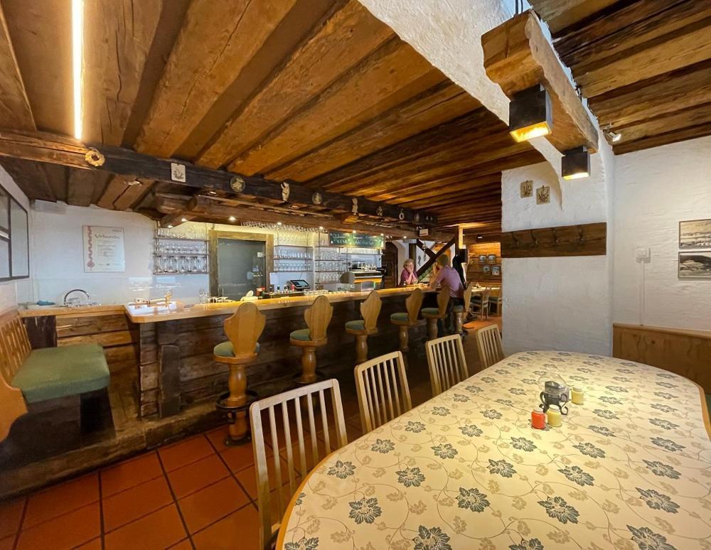 Restaurant-Pension Dorfwirt 巴德小基希海姆 外观 照片