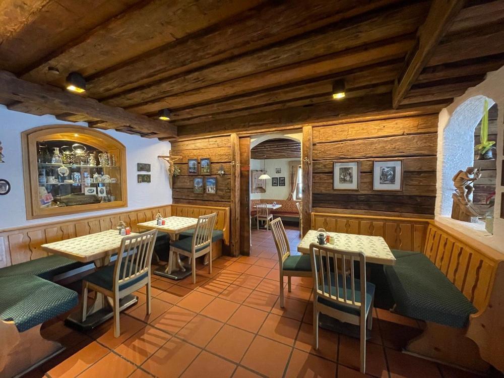 Restaurant-Pension Dorfwirt 巴德小基希海姆 外观 照片