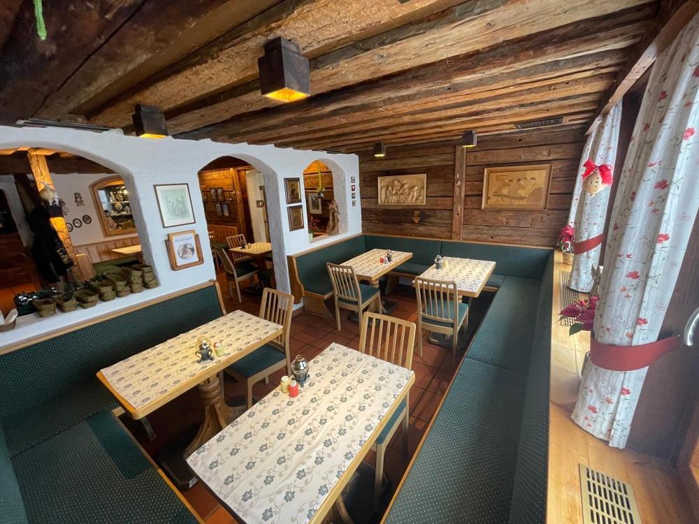 Restaurant-Pension Dorfwirt 巴德小基希海姆 外观 照片